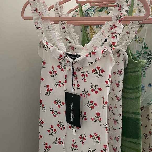 Summer dresses - Picture 1 of 2